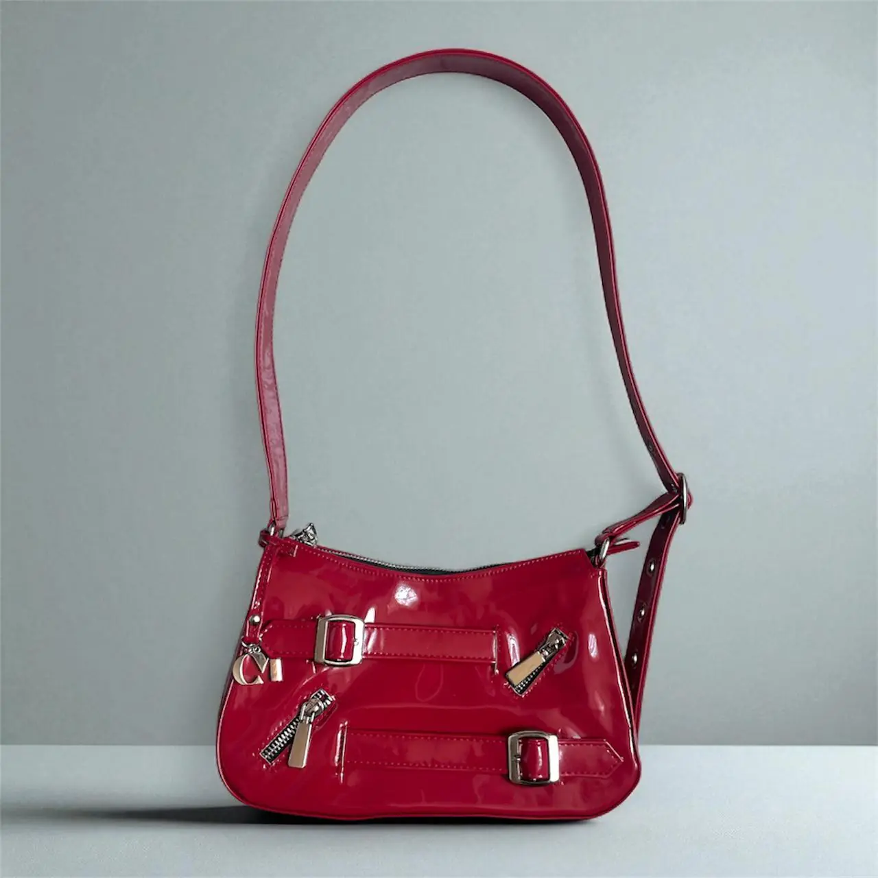 CM - Nyssa Rojo Carmesí